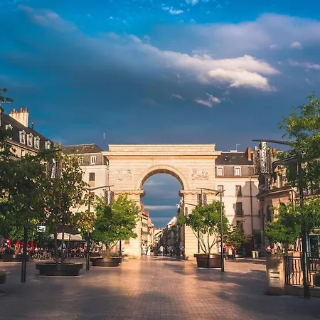 L'authentique - Cinema - Unique - Hypercentre - Rent Immo Dijon