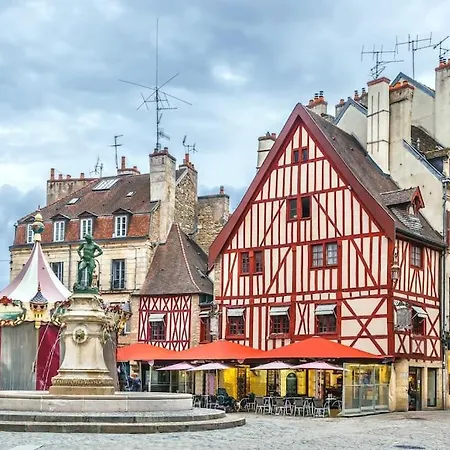 L'authentique - Cinema - Unique - Hypercentre - Rent Immo Apartment *