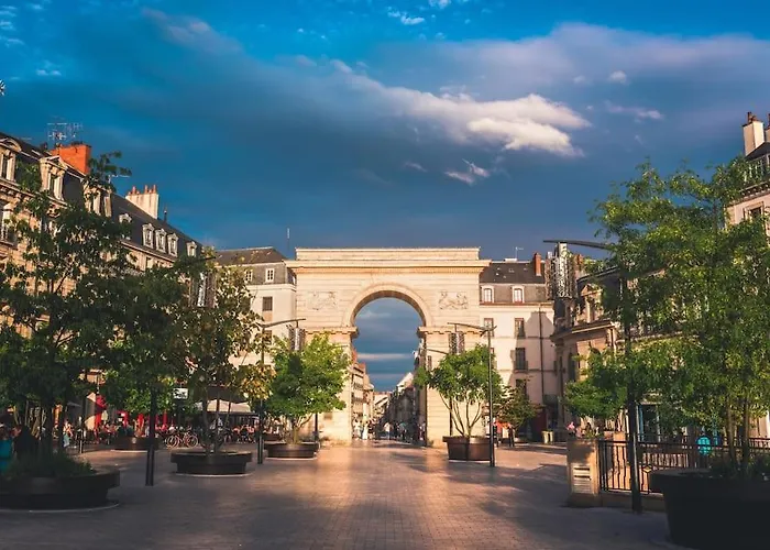 L'authentique - Cinema - Unique - Hypercentre - Rent Immo Digione